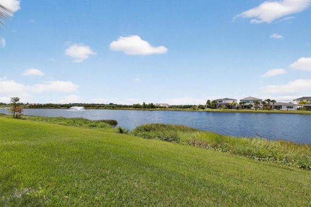 10033 Regency Way, Palm Beach Gardens, FL 33412