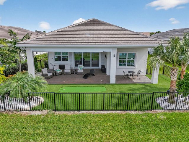 10033 Regency Way, Palm Beach Gardens, FL 33412