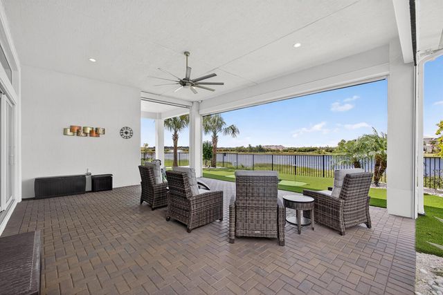 10033 Regency Way, Palm Beach Gardens, FL 33412