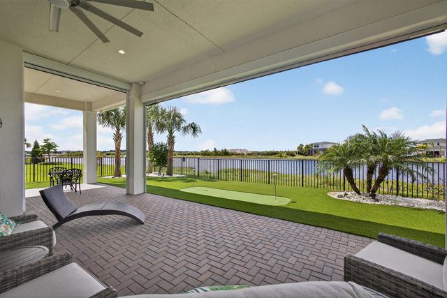 10033 Regency Way, Palm Beach Gardens, FL 33412