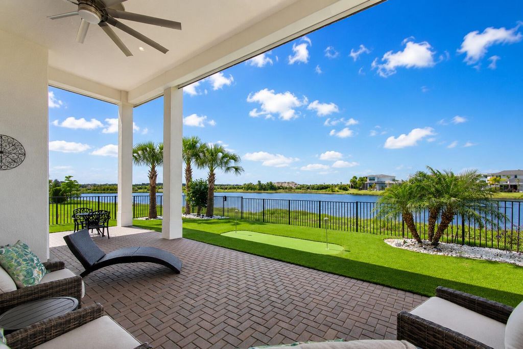 10033 Regency Way, Palm Beach Gardens, FL 33412