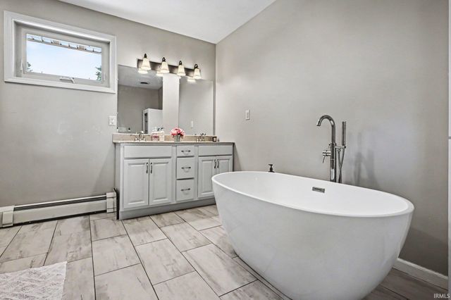 2910 Greenleaf Boulevard, Elkhart, IN 46514