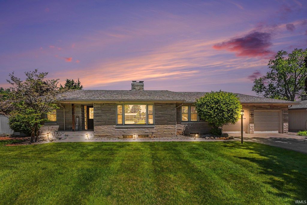 2910 Greenleaf Boulevard, Elkhart, IN 46514