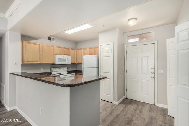 19777 N 76th Street Apt 2180, Scottsdale, AZ 85255