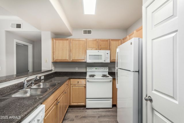 19777 N 76th Street Apt 2180, Scottsdale, AZ 85255