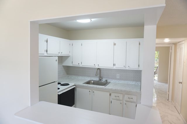 33 Windsor B, West Palm Beach, FL 33417