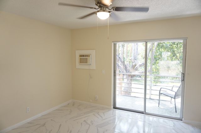33 Windsor B, West Palm Beach, FL 33417
