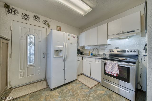 2910 Sunset Street, Pahrump, NV 89060