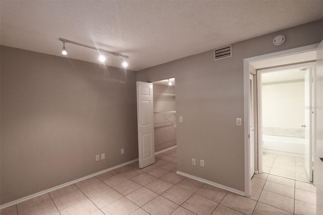 4957 PURITAN CIRCLE 403, Tampa, FL 33617