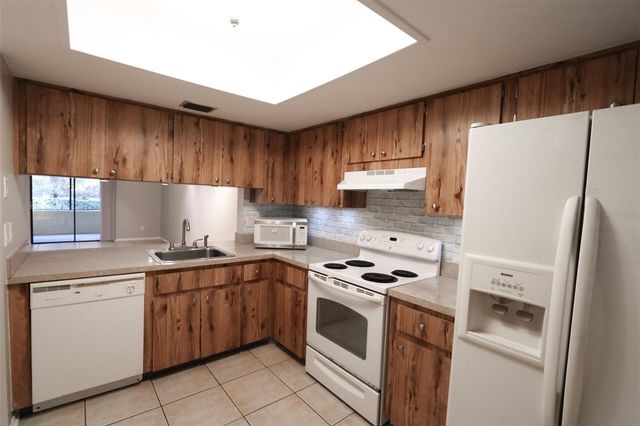 4957 PURITAN CIRCLE 403, Tampa, FL 33617