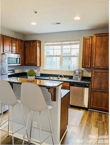 1600 Walnut View Drive, Charlotte, NC 28208