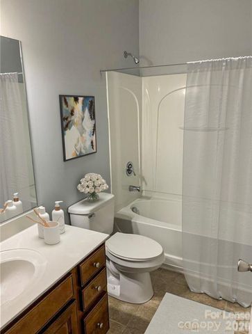 1600 Walnut View Drive, Charlotte, NC 28208