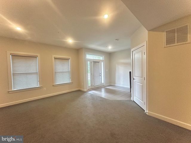 20674 DUXBURY TER, Ashburn, VA 20147