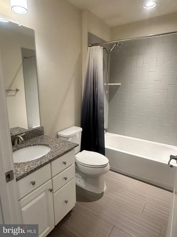 20674 DUXBURY TER, Ashburn, VA 20147
