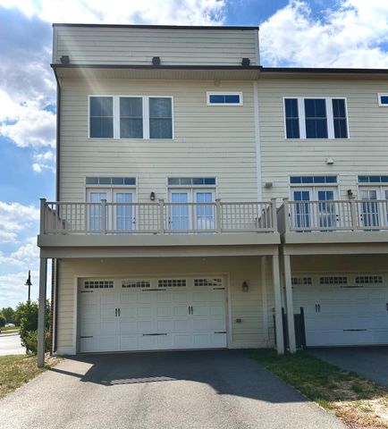 20674 DUXBURY TER, Ashburn, VA 20147