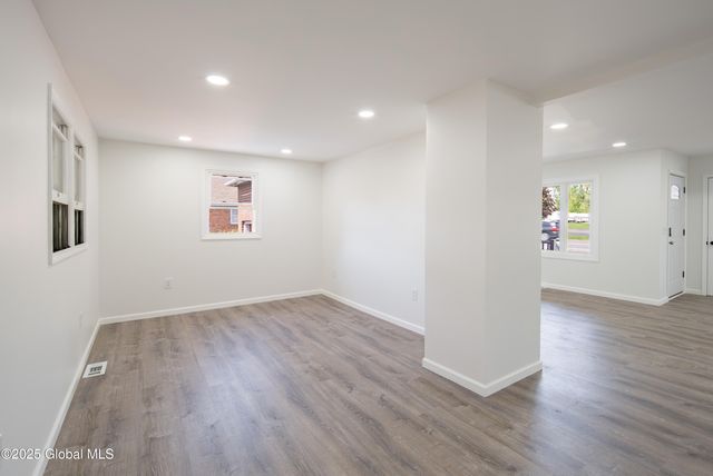 135 Freemans Bridge Road, Glenville, NY 12302