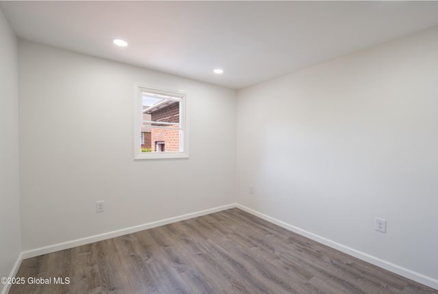 135 Freemans Bridge Road, Glenville, NY 12302