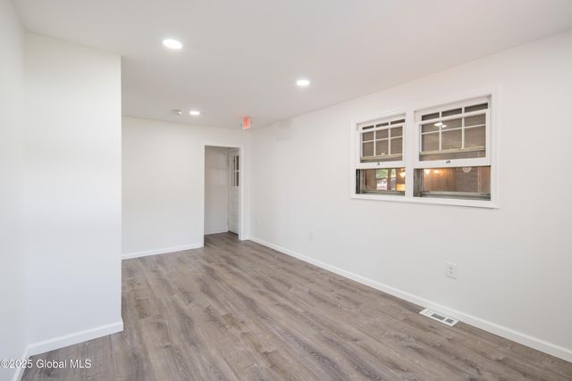 135 Freemans Bridge Road, Glenville, NY 12302