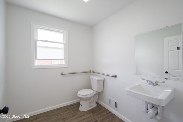 135 Freemans Bridge Road, Glenville, NY 12302