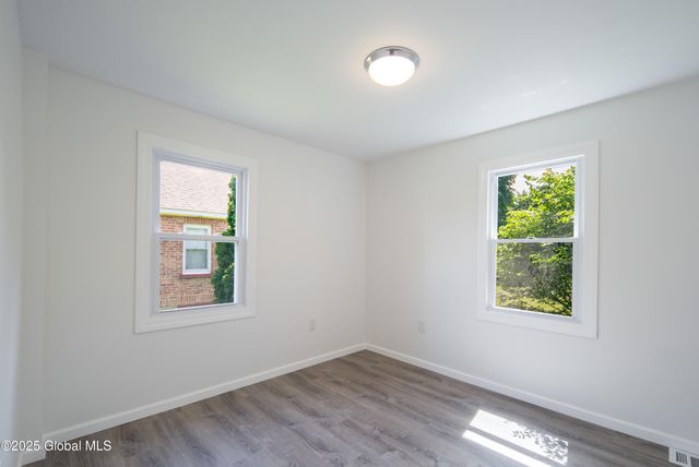 135 Freemans Bridge Road, Glenville, NY 12302