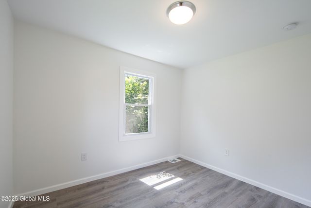 135 Freemans Bridge Road, Glenville, NY 12302