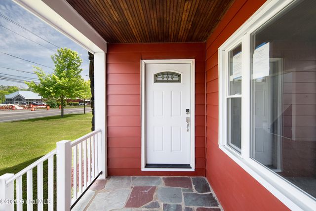 135 Freemans Bridge Road, Glenville, NY 12302