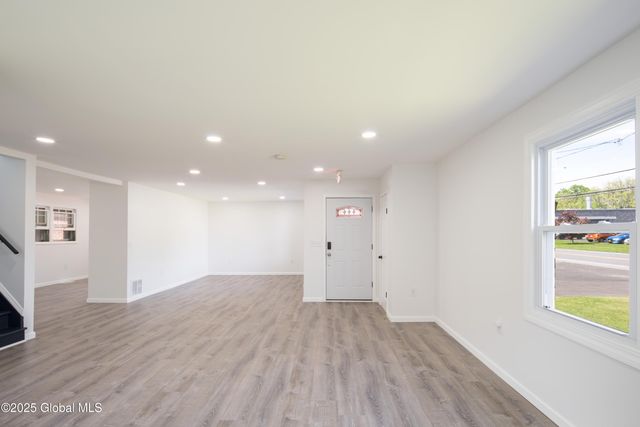 135 Freemans Bridge Road, Glenville, NY 12302