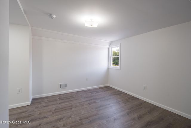 135 Freemans Bridge Road, Glenville, NY 12302