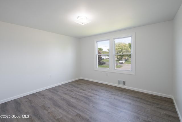 135 Freemans Bridge Road, Glenville, NY 12302