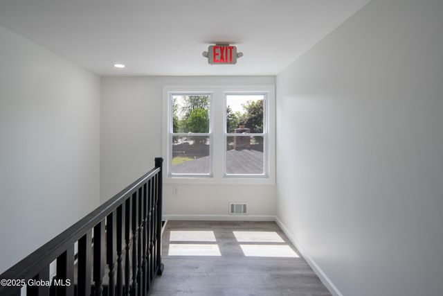 135 Freemans Bridge Road, Glenville, NY 12302