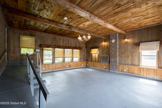 135 Freemans Bridge Road, Glenville, NY 12302