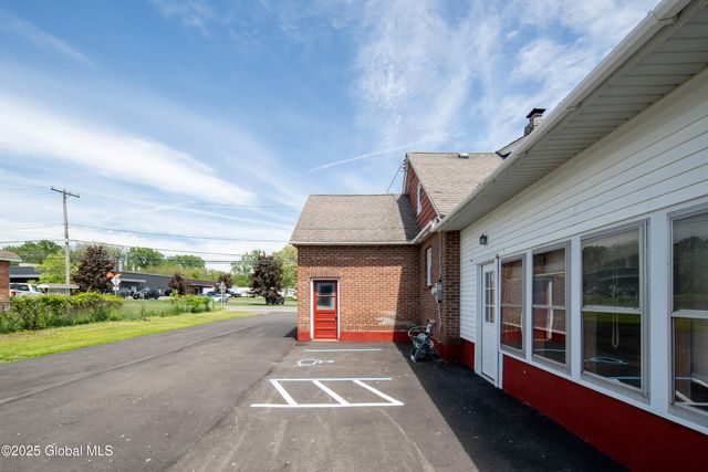 135 Freemans Bridge Road, Glenville, NY 12302