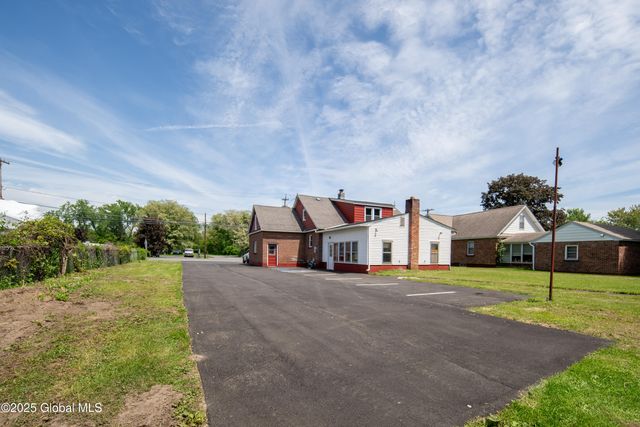 135 Freemans Bridge Road, Glenville, NY 12302