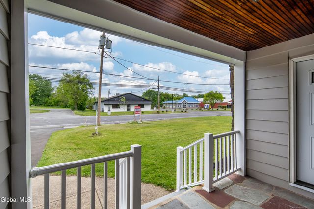 135 Freemans Bridge Road, Glenville, NY 12302