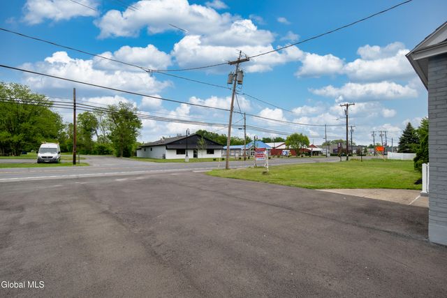135 Freemans Bridge Road, Glenville, NY 12302