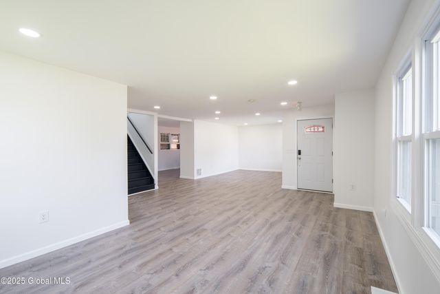 135 Freemans Bridge Road, Glenville, NY 12302