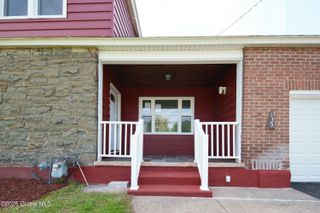 135 Freemans Bridge Road, Glenville, NY 12302