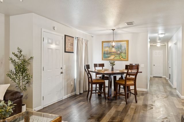 2710 Silkwood Street, Dallas, TX 75215