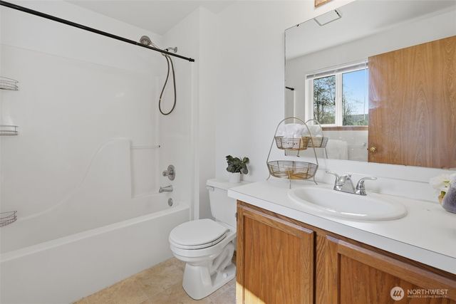 9702 159th Street Ct E, Puyallup, WA 98375