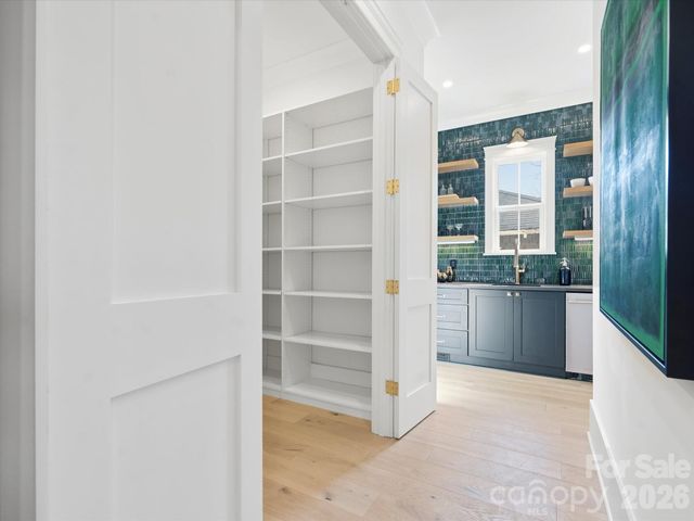 205 Sylvania Avenue, Charlotte, NC 28206