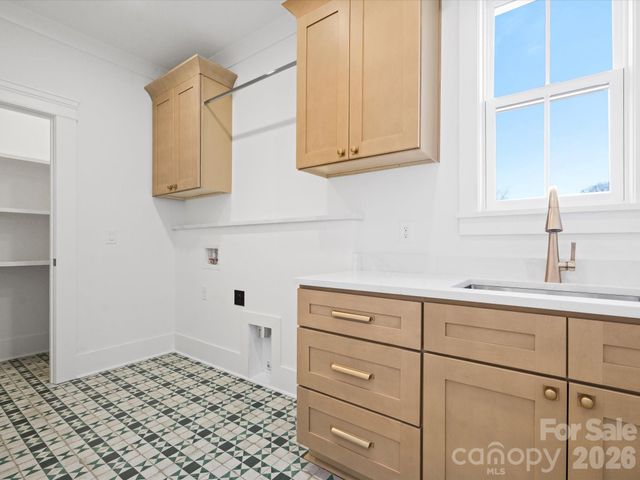 205 Sylvania Avenue, Charlotte, NC 28206