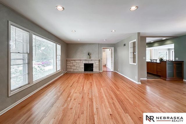 437 S 90th Street, Omaha, NE 68114