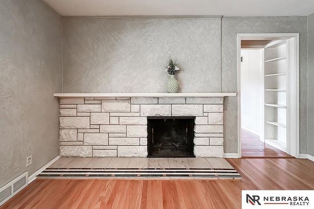 437 S 90th Street, Omaha, NE 68114