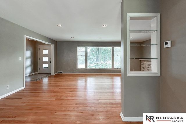 437 S 90th Street, Omaha, NE 68114