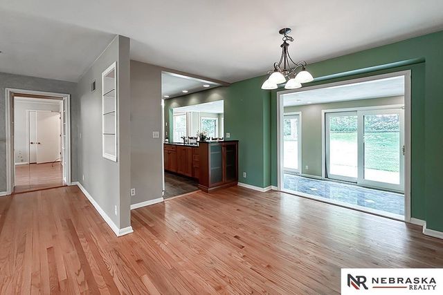 437 S 90th Street, Omaha, NE 68114