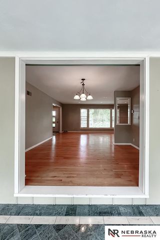 437 S 90th Street, Omaha, NE 68114