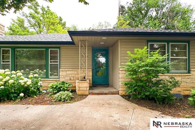 437 S 90th Street, Omaha, NE 68114