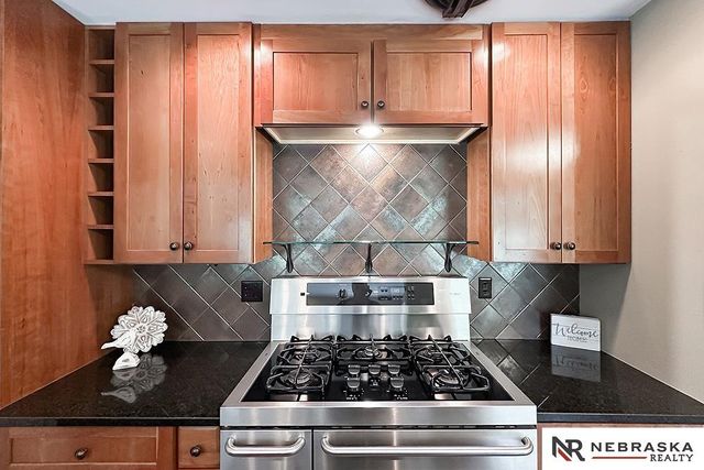 437 S 90th Street, Omaha, NE 68114