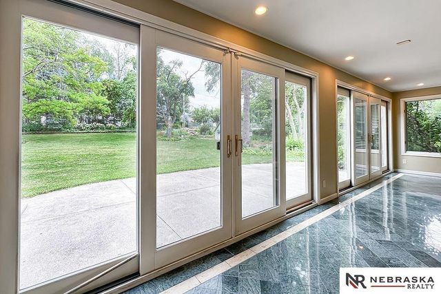 437 S 90th Street, Omaha, NE 68114