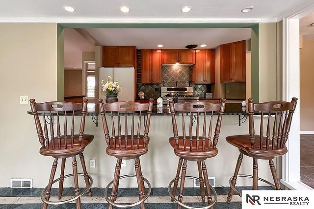 437 S 90th Street, Omaha, NE 68114